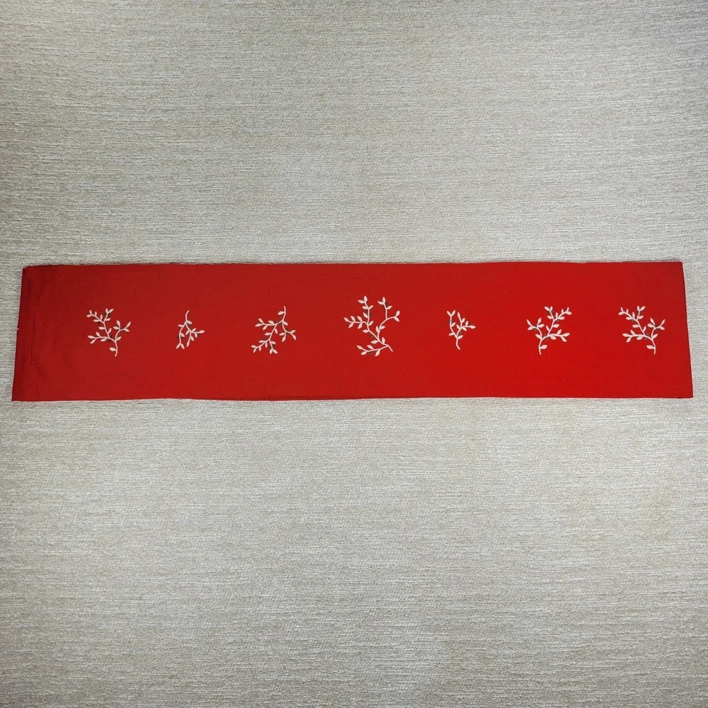 Linum Mistel Table Runner Red Embroidered Mistletoe Vines Holiday Christmas